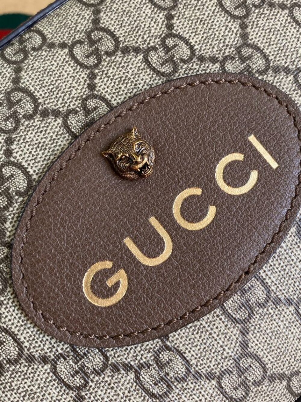 Gucci GG Supreme Canvas Crossbody with Green-Red Web and Yellow Accents - Picture 4 of 9